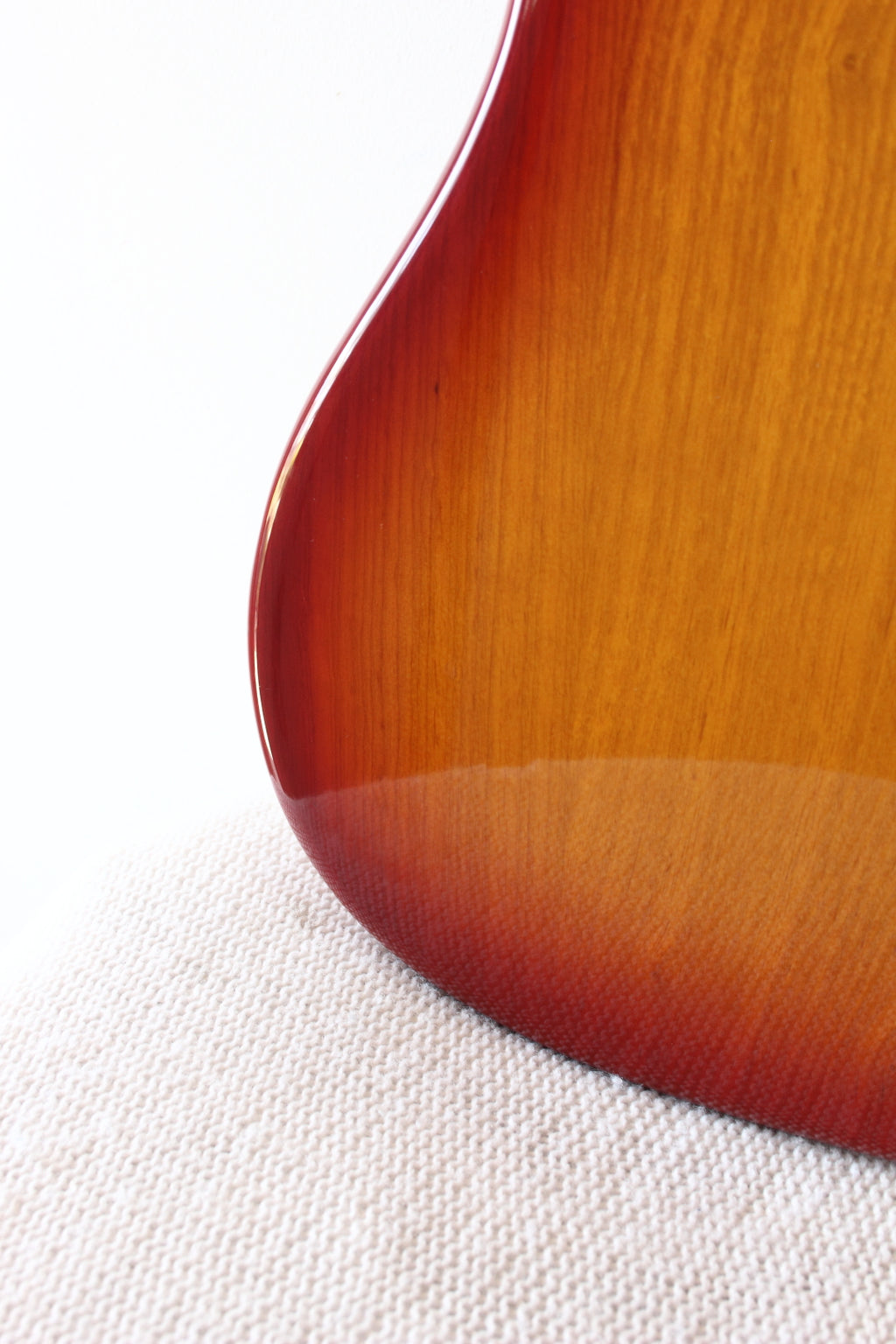 Fender Japan '75 Reissue Jazz Bass JB75-100US Cherry Sunburst 2007-10