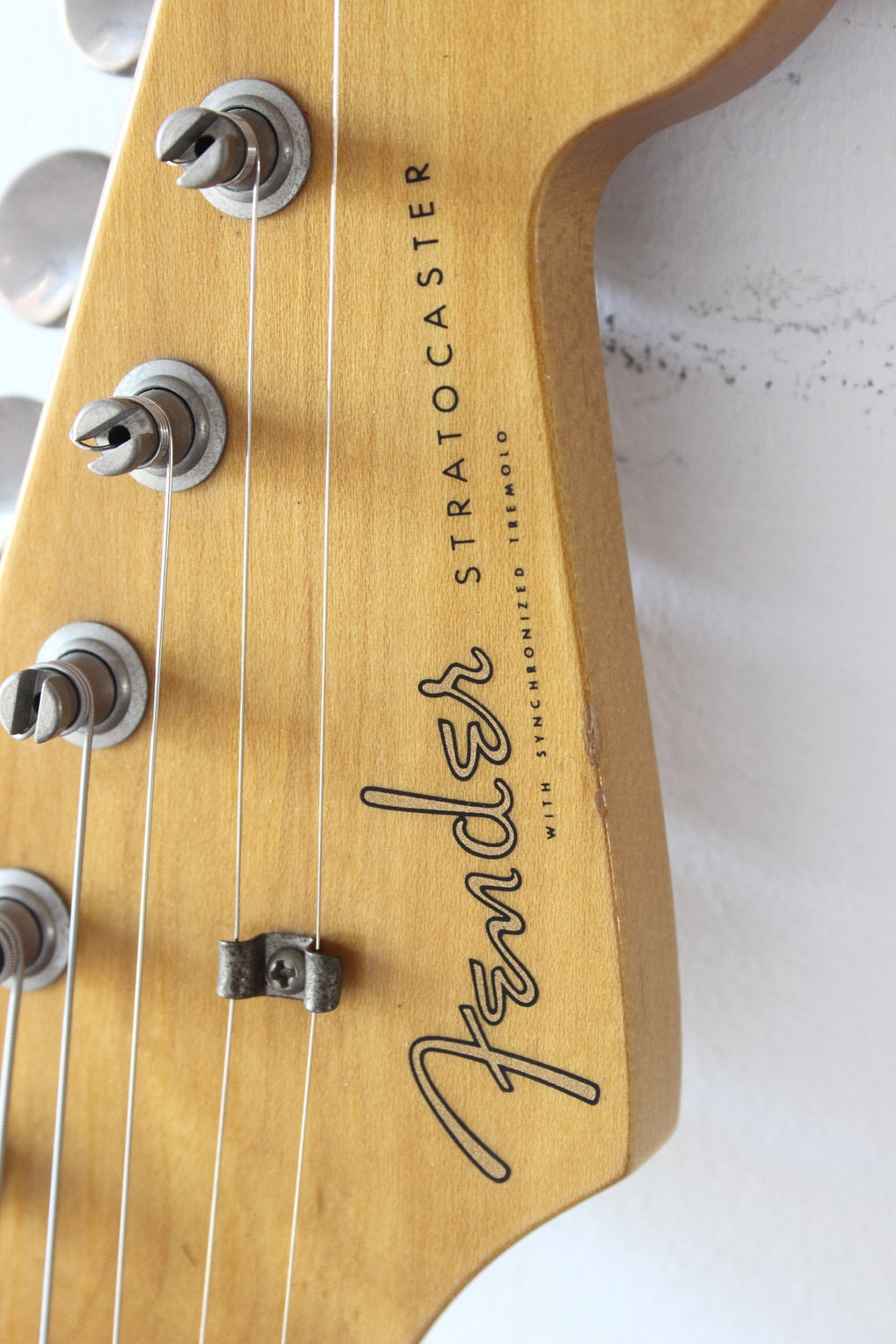 Fender Japan '62 Reissue Stratocaster ST62-70TX Vintage White 1997-00