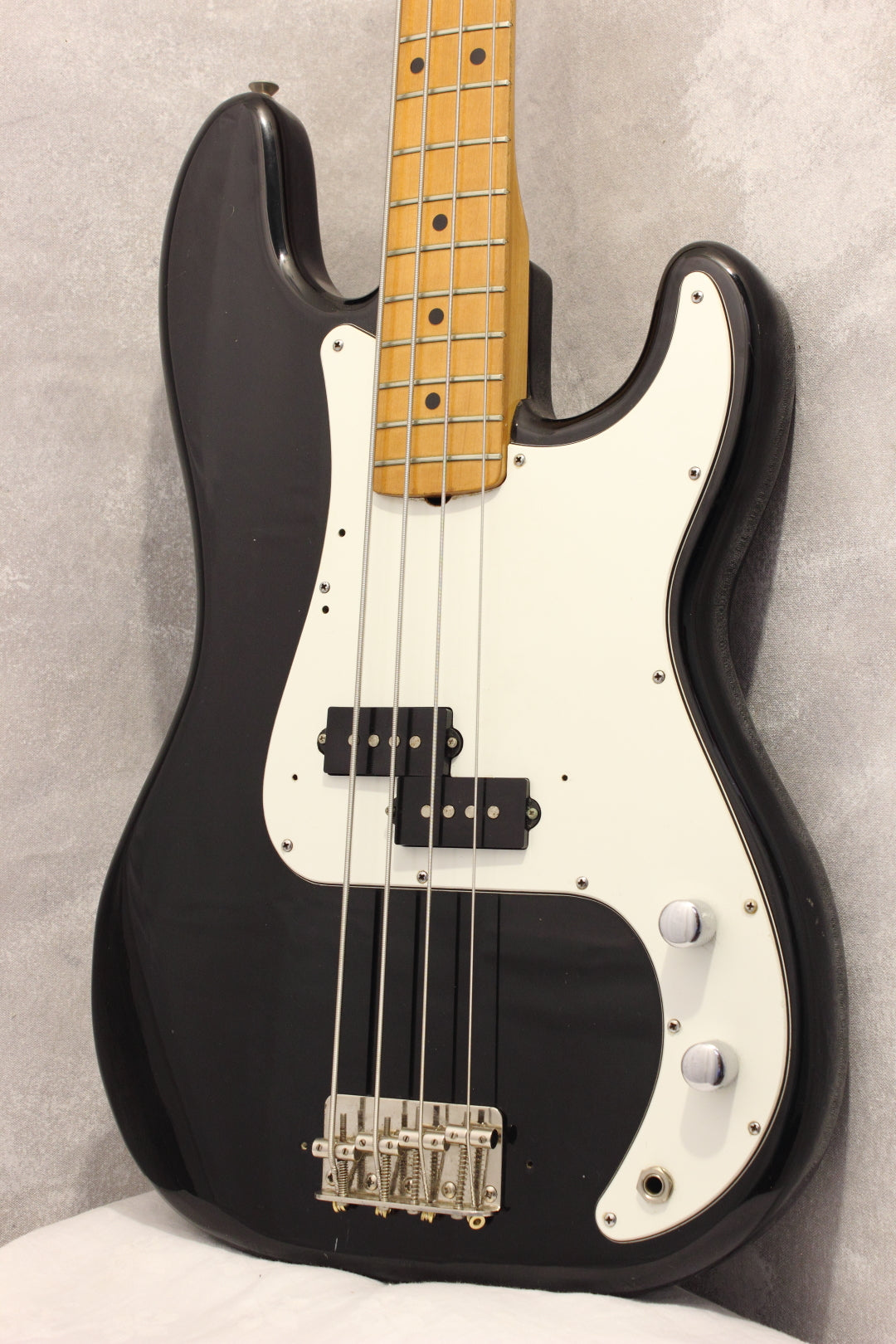 Yamaha PB400 Pulser Bass Black 1980 – Topshelf Instruments