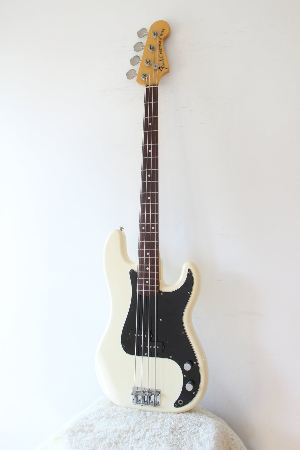 Fender Japan '70 Reissue Precision Bass PB70-70US Olympic White 1999-02