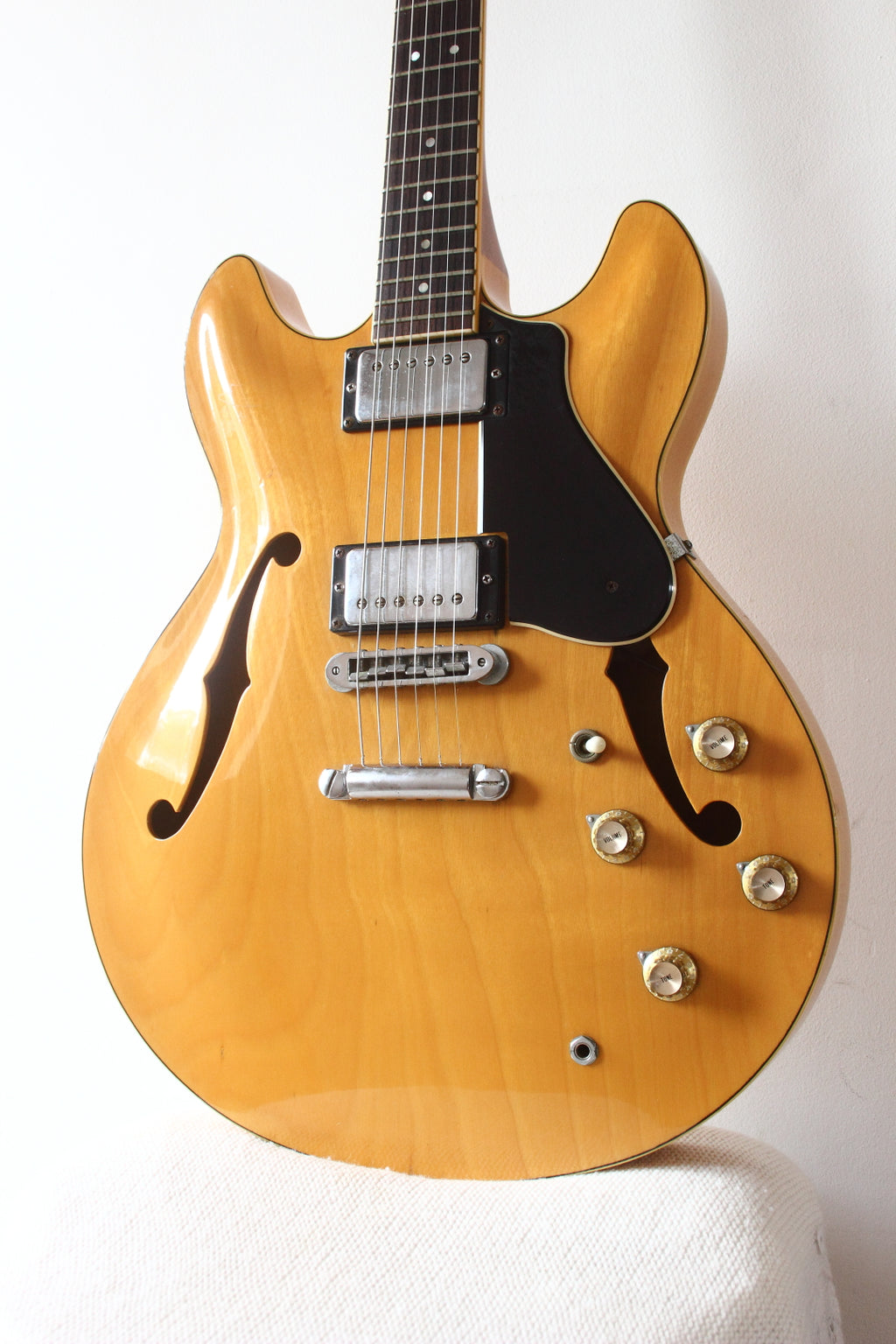 Yamaha SA700 Super Axe Semi-Hollow Natural 1977 – Topshelf Instruments