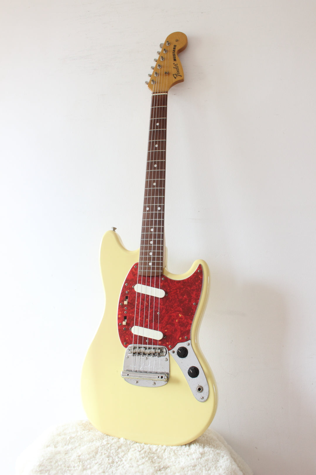 Fender Japan '69 Reissue Mustang MG69-65 Yellow White 1999-02