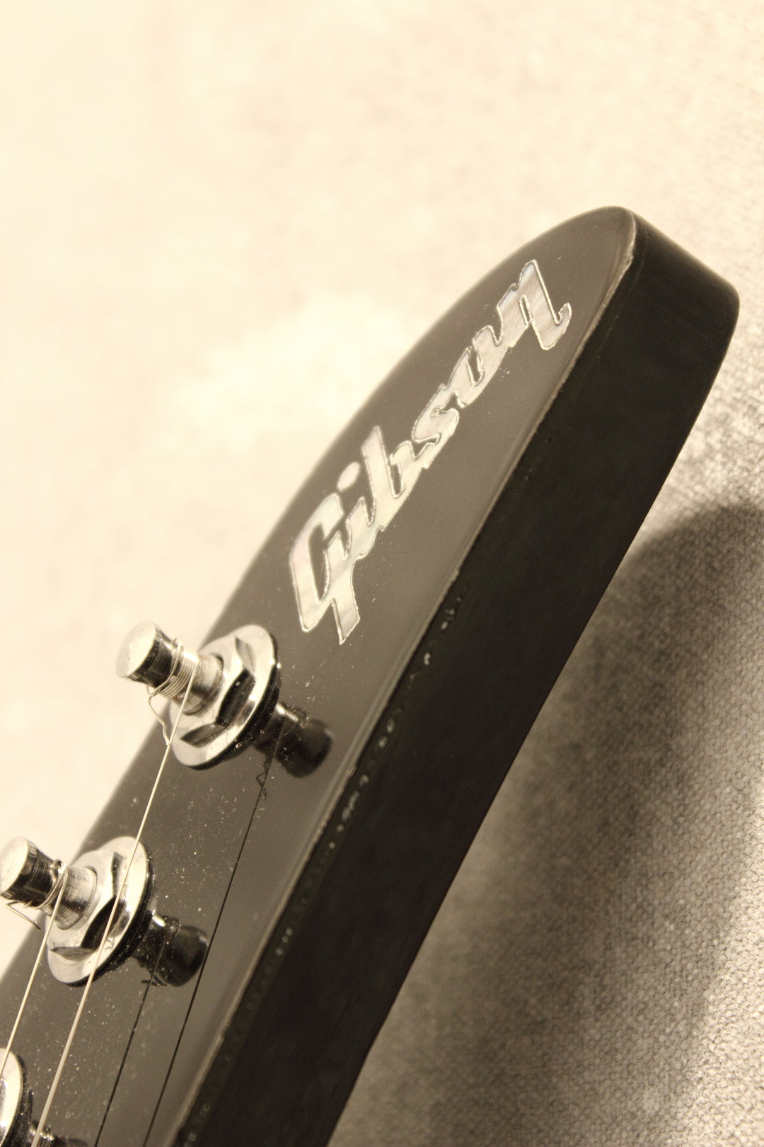 Gibson '76 Explorer Ebony 2005