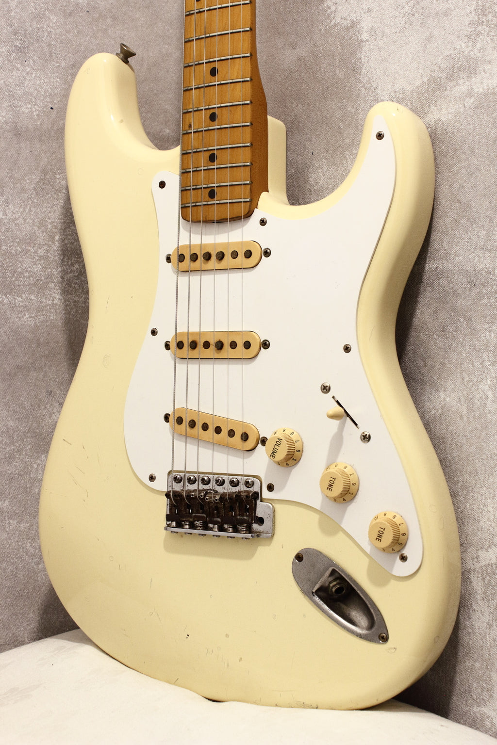 Fender Japan '57 Stratocaster ST57-55 Vintage White 1989