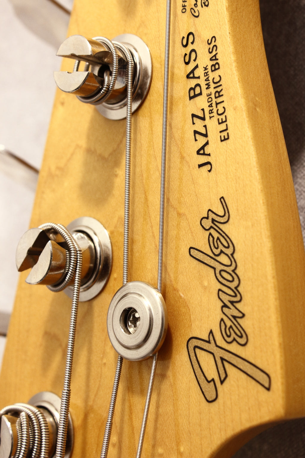 Fender Japan ‘62 Jazz Bass JB62-80 Vintage White 1993