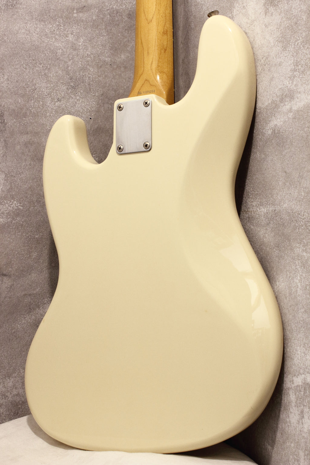 Fender Japan ‘62 Jazz Bass JB62-80 Vintage White 1993