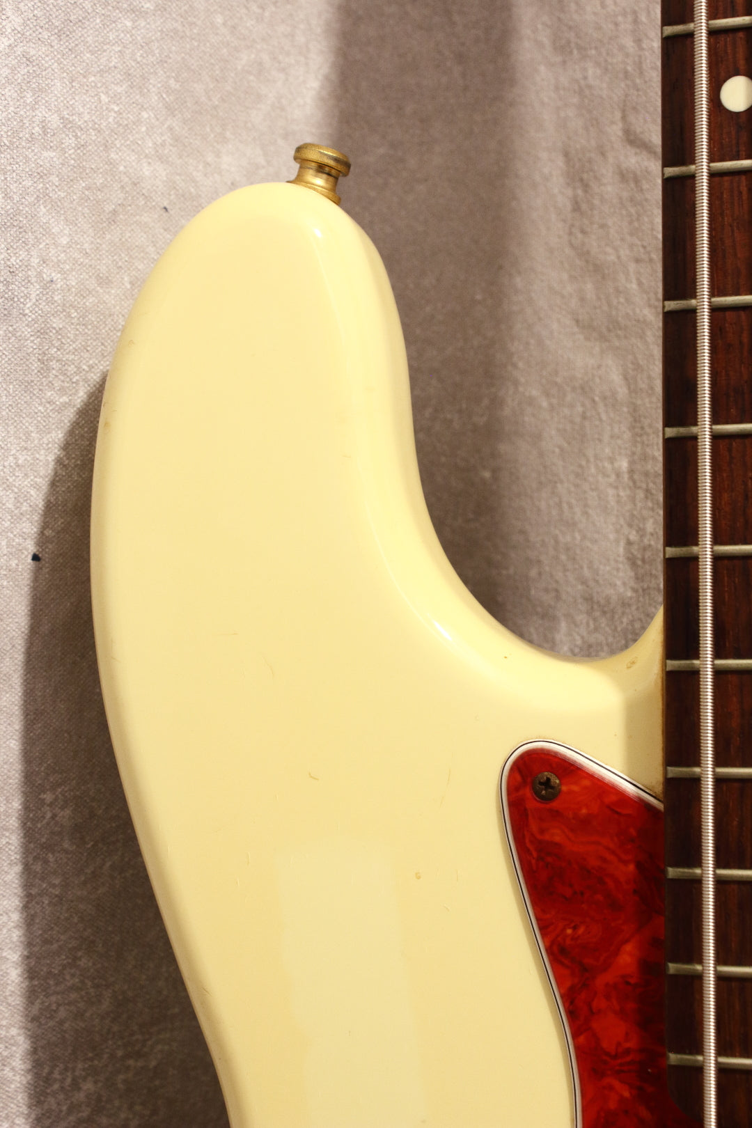 Fender Japan ‘62 Jazz Bass JB62-58 Vintage White 1993