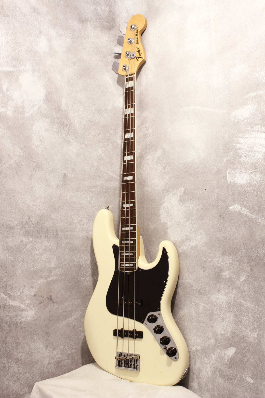 Fender American Deluxe Jazz Bass Olympic White 2015 – Topshelf Instruments