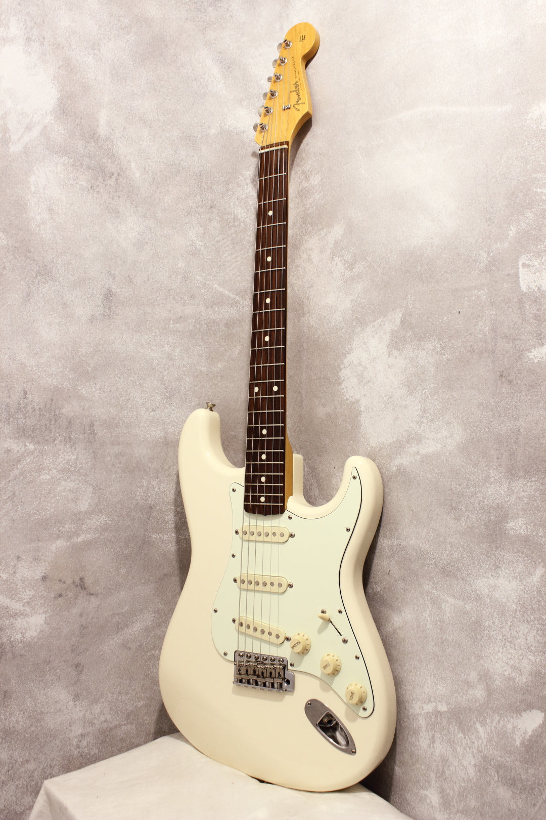 Fender Made In Japan Classic 60s Stratocaster Vintage White 2016