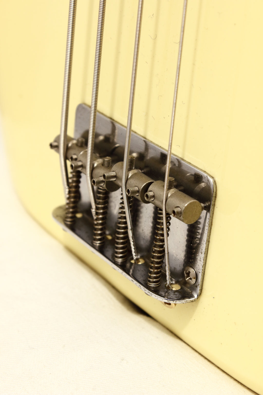 Fender Japan '70 Precision Bass PB70-85 Olympic White 1993