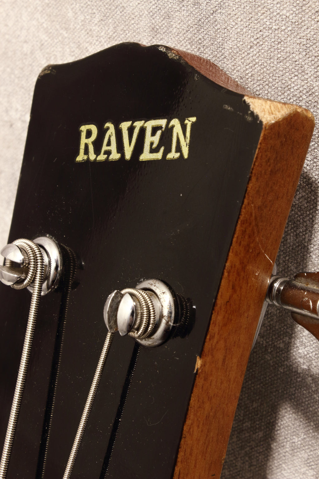 Raven EB-style Bass Walnut c1970