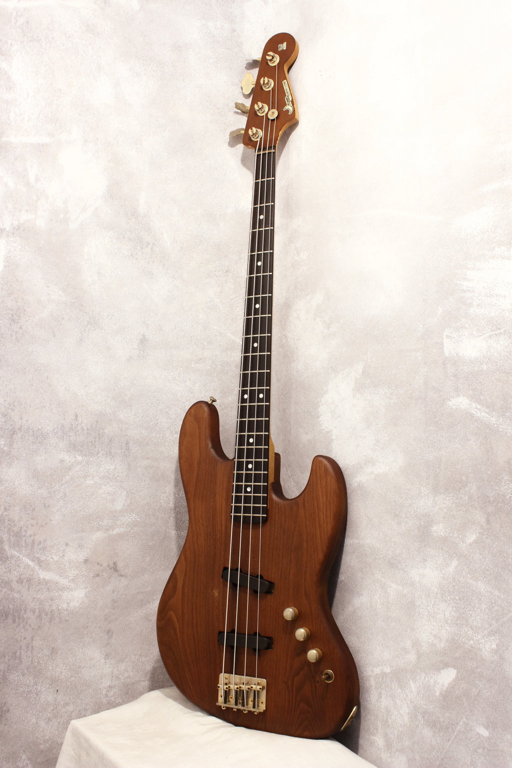 Moon JJ-4 Bass Natural Walnut 1991 – Topshelf Instruments