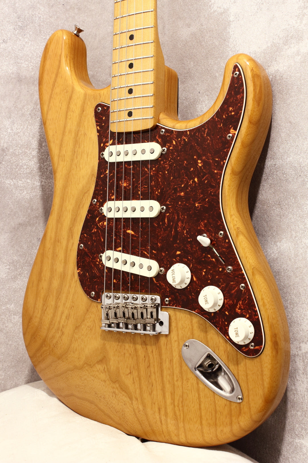 Fender Japan 'Real Vintage' '54 Stratocaster ST54-75RV Natural 1993 ...