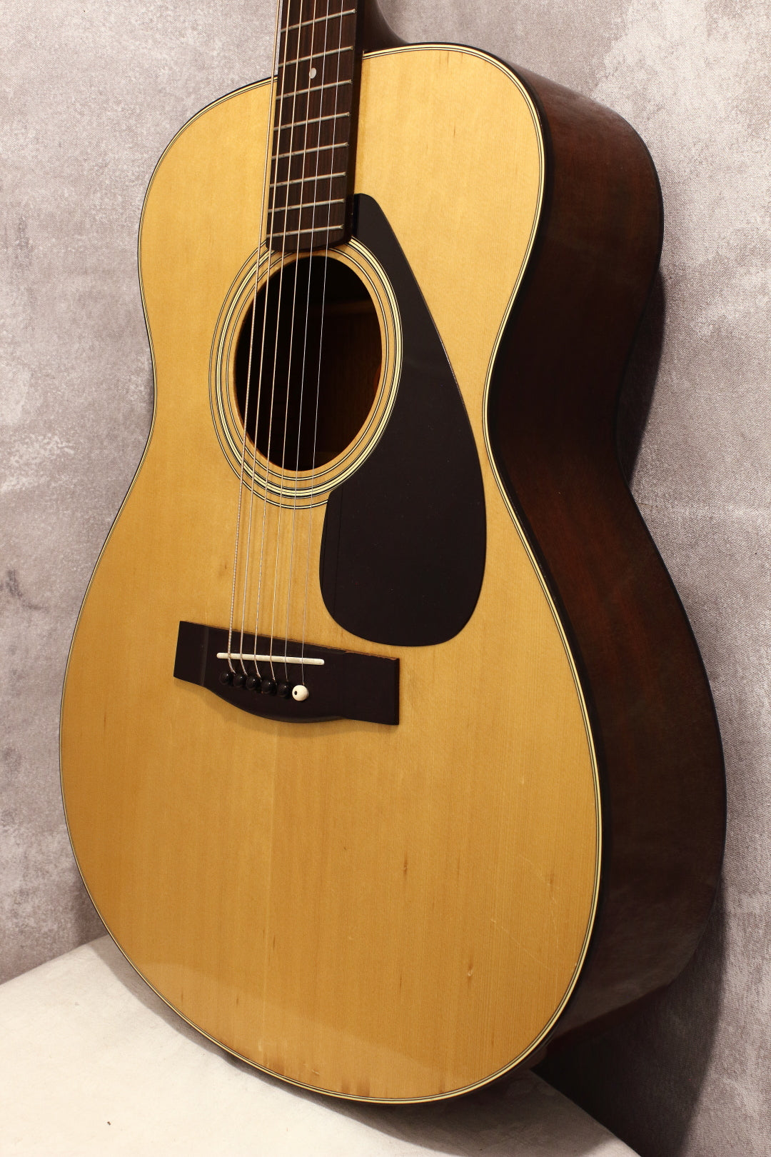 Yamaha FG-152B Folk Size Acoustic 1979