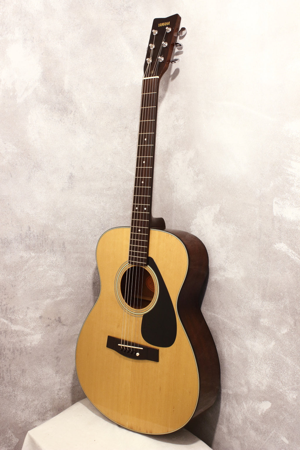 Yamaha FG-152B Folk Size Acoustic 1979