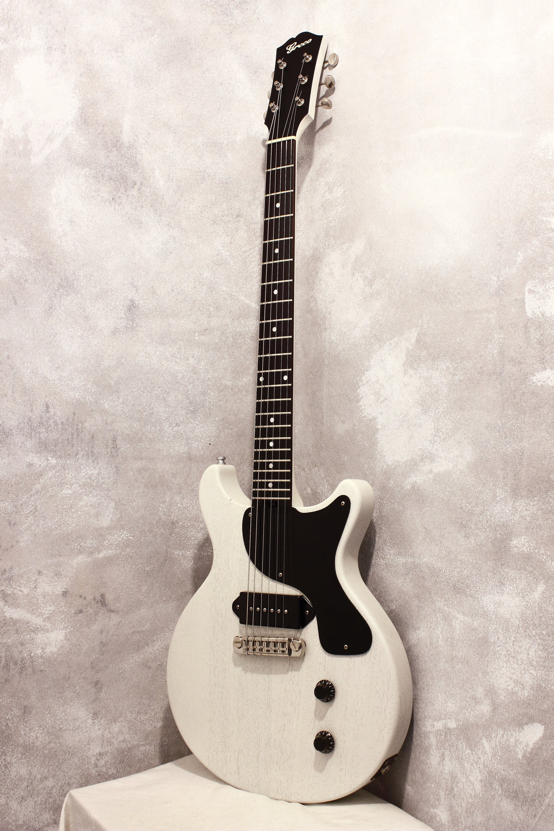 Greco EJR-82D TV White 2010