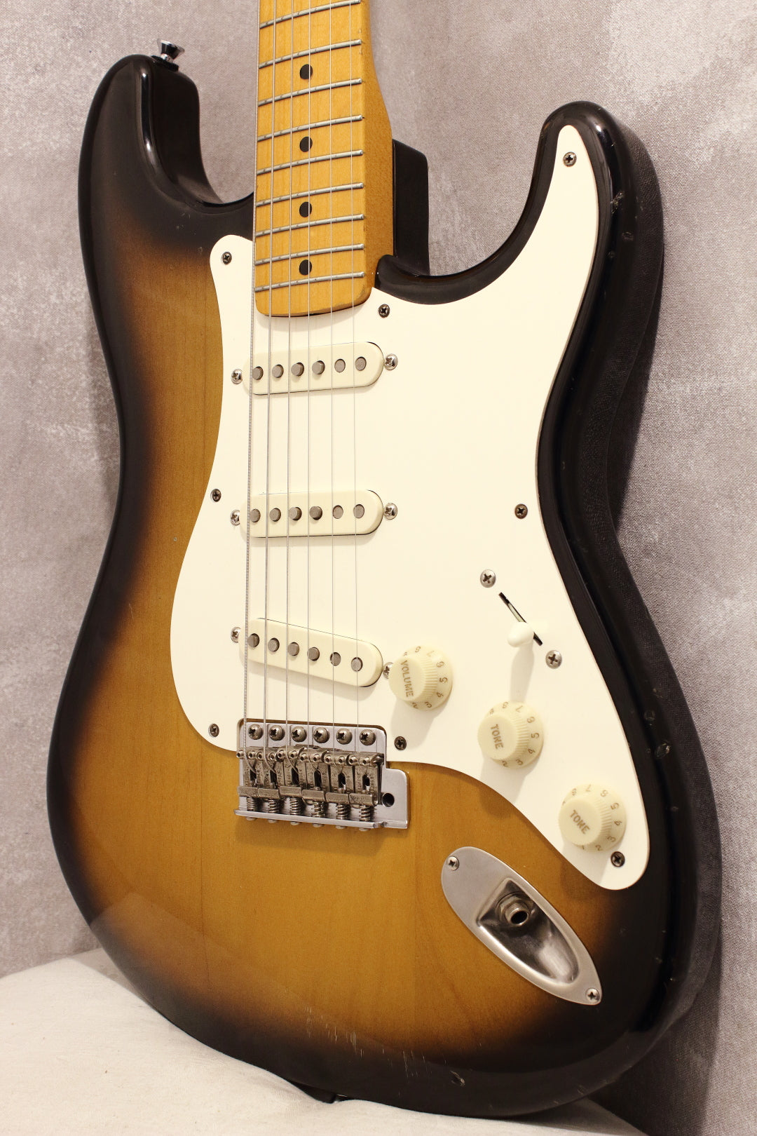 Fender Japan '57 Stratocaster ST57-70TX Sunburst 1998