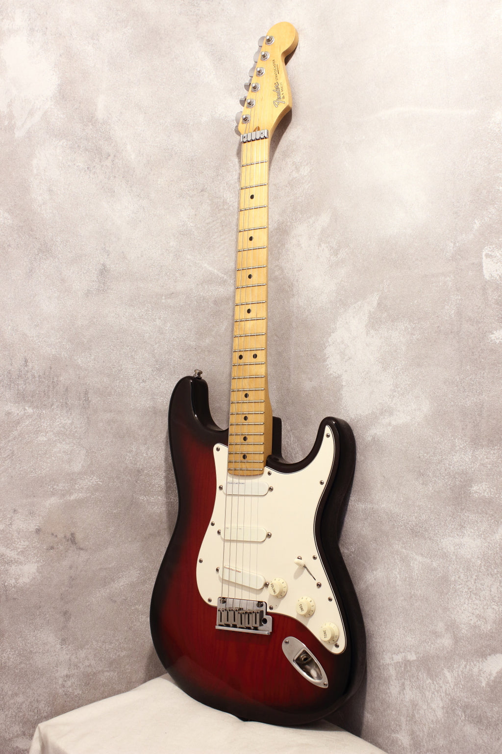 Fender Strat Plus Deluxe Crimson Frost 1991