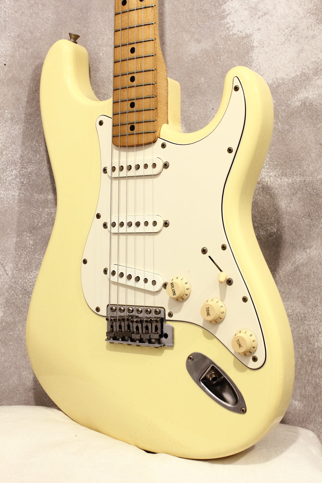 Fender Japan '72 Stratocaster ST72-58US Olympic White 1998