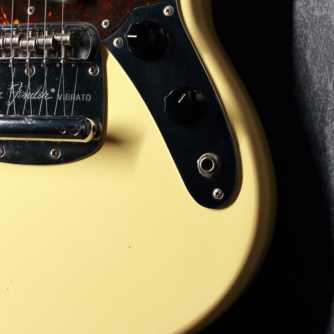 Fender Japan '69 Mustang MG69-65 Yellow White 2004