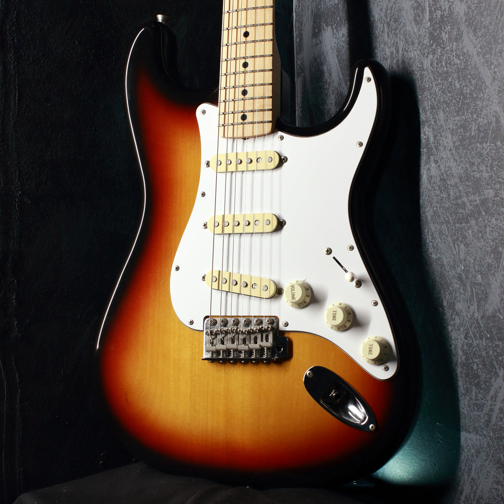 新作登場低価No.121921 Fender Japan ST STD BLK/R EX- フェンダー