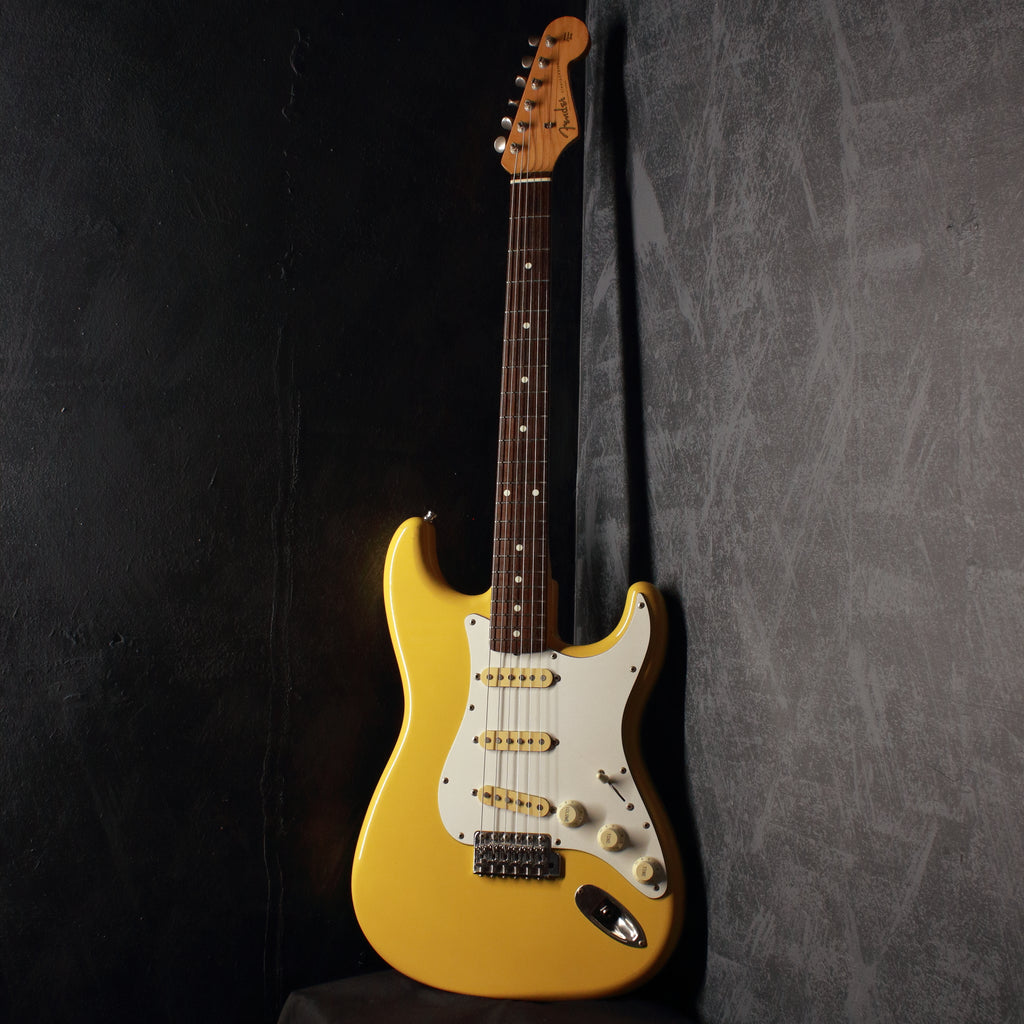 Fender Japan '62 Stratocaster ST62-55 Rebel Yellow 1986