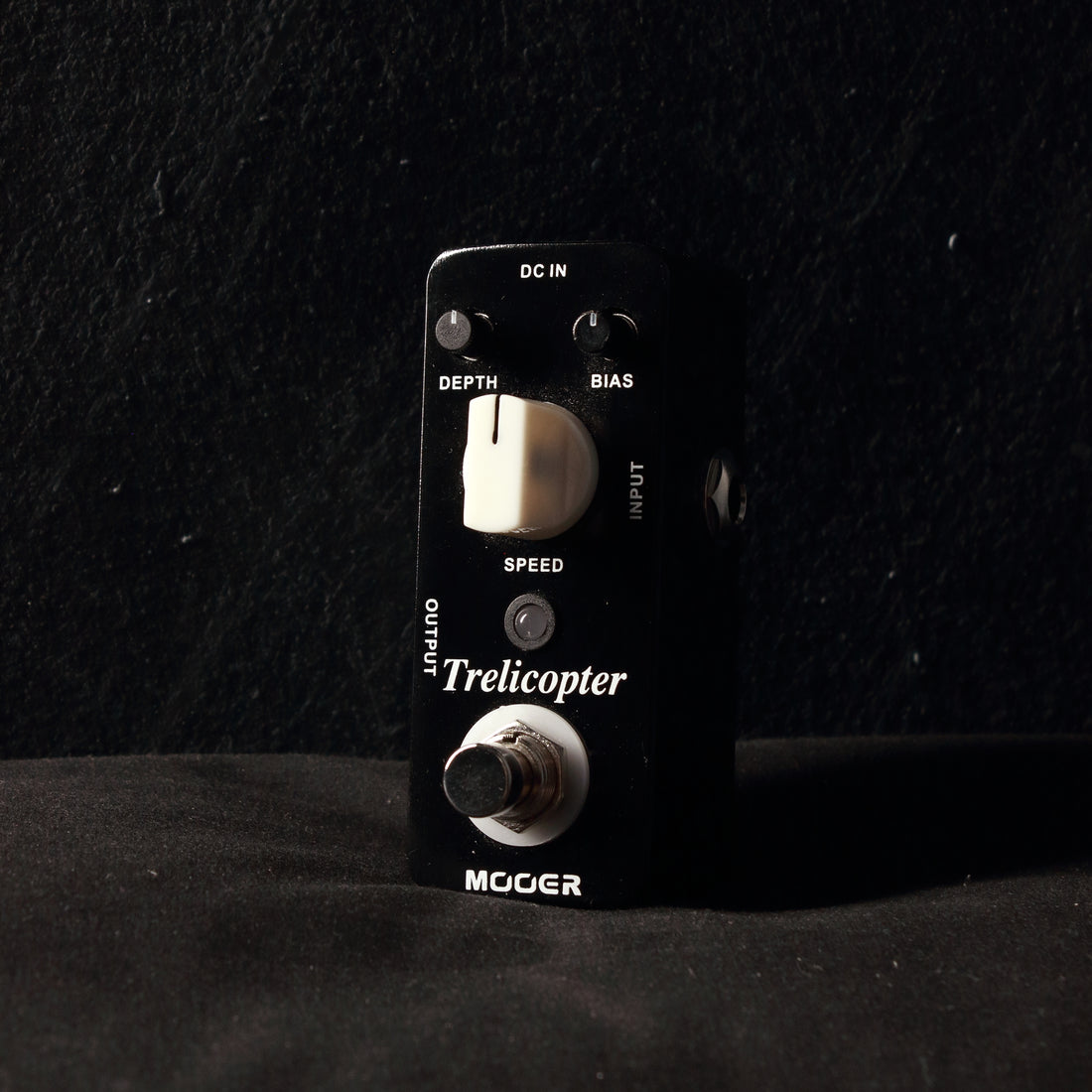 Mooer Trelicopter Optical Tremolo Pedal – Topshelf Instruments