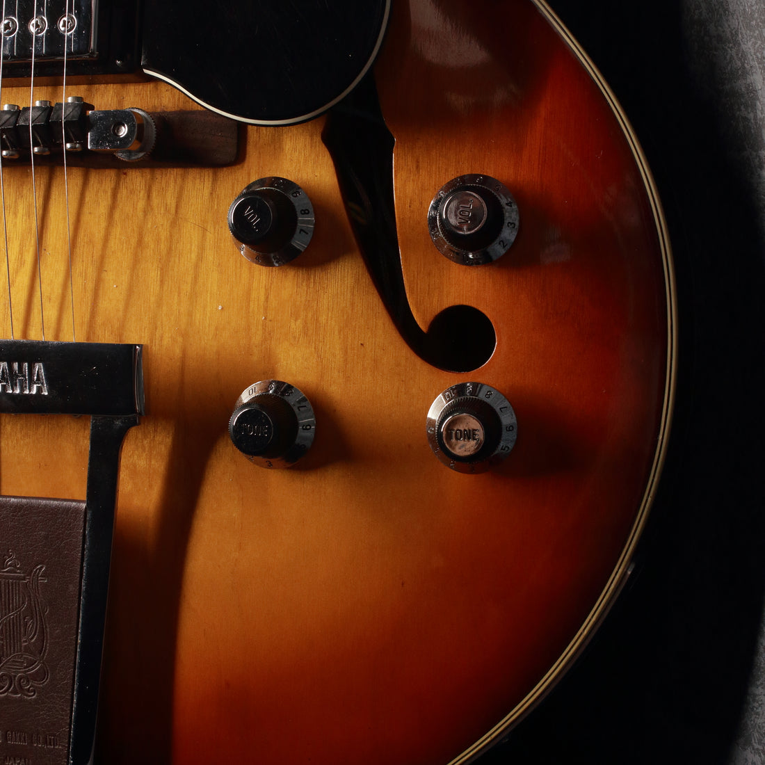 Yamaha SA-60 Semi Hollow Sunburst 1974