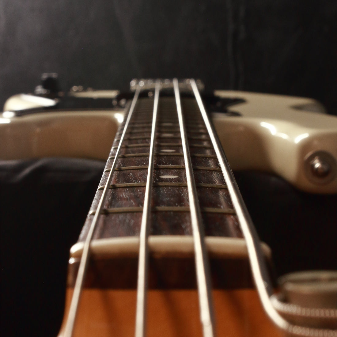 Fender Japan '70 Precision Bass PB70-70US Olympic White 1998