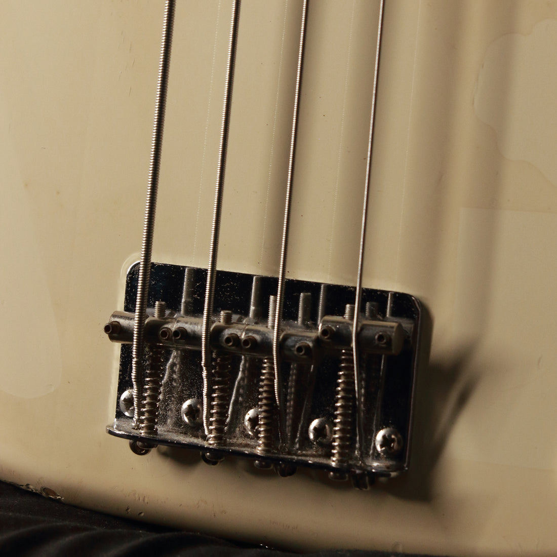 Fender Japan Standard Precision Bass PB-43J Vintage White 1998