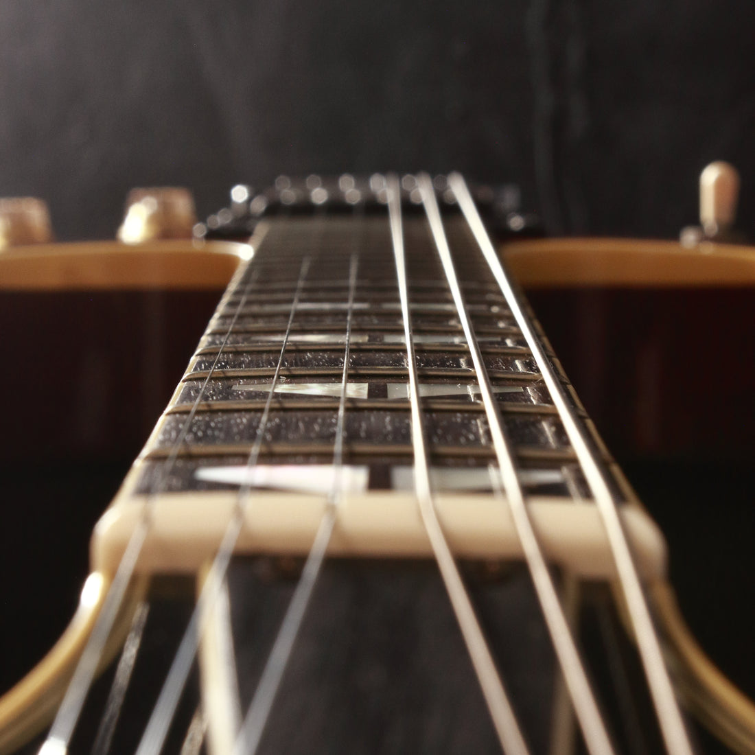 Yamaha SG-700 Red Sunburst 1979