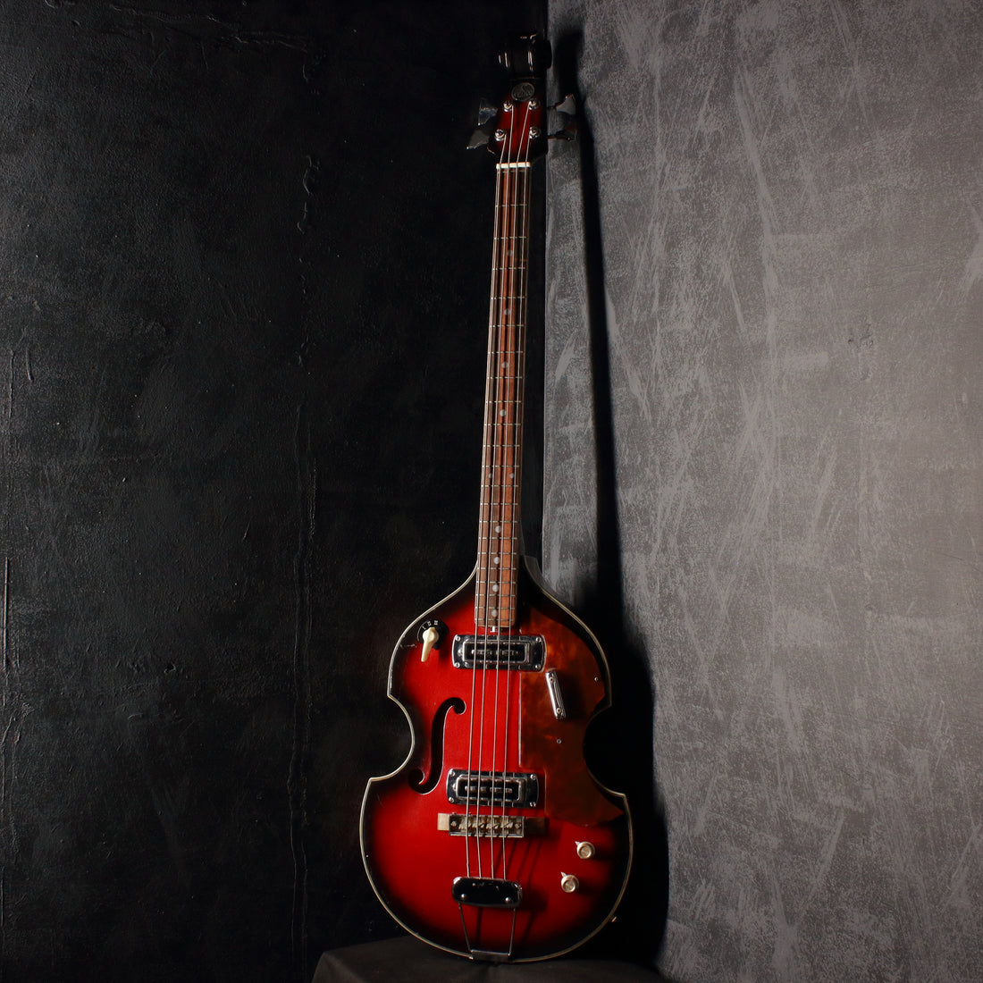 Teisco FB-2 Violin Bass Red Burst 1968