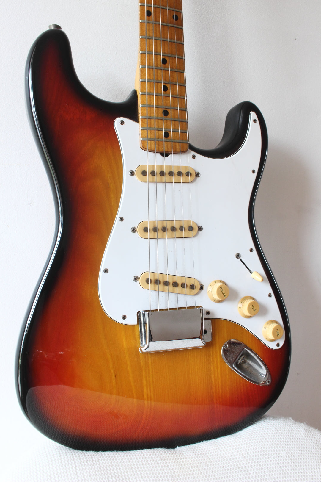 Yamaha SR-400 Super Rn'Roller Strat Sunburst 1979