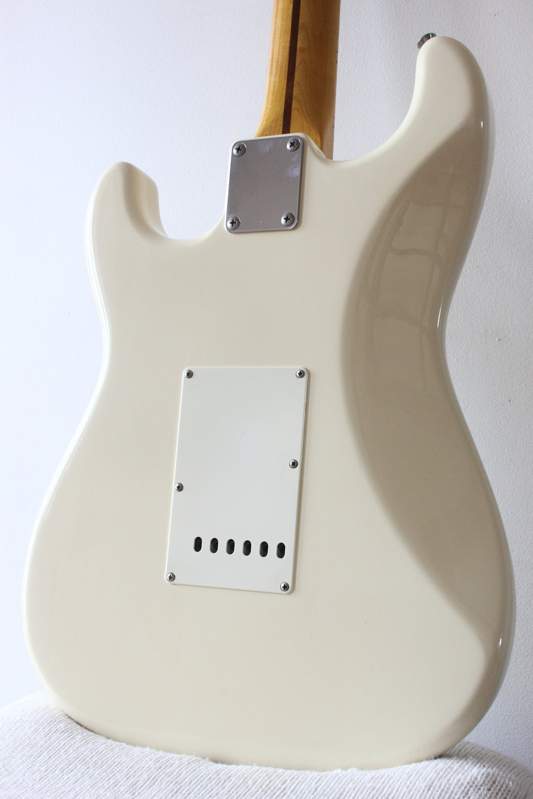Fender '57 Reissue Stratocaster ST57-70TX Vintage White 1999-02
