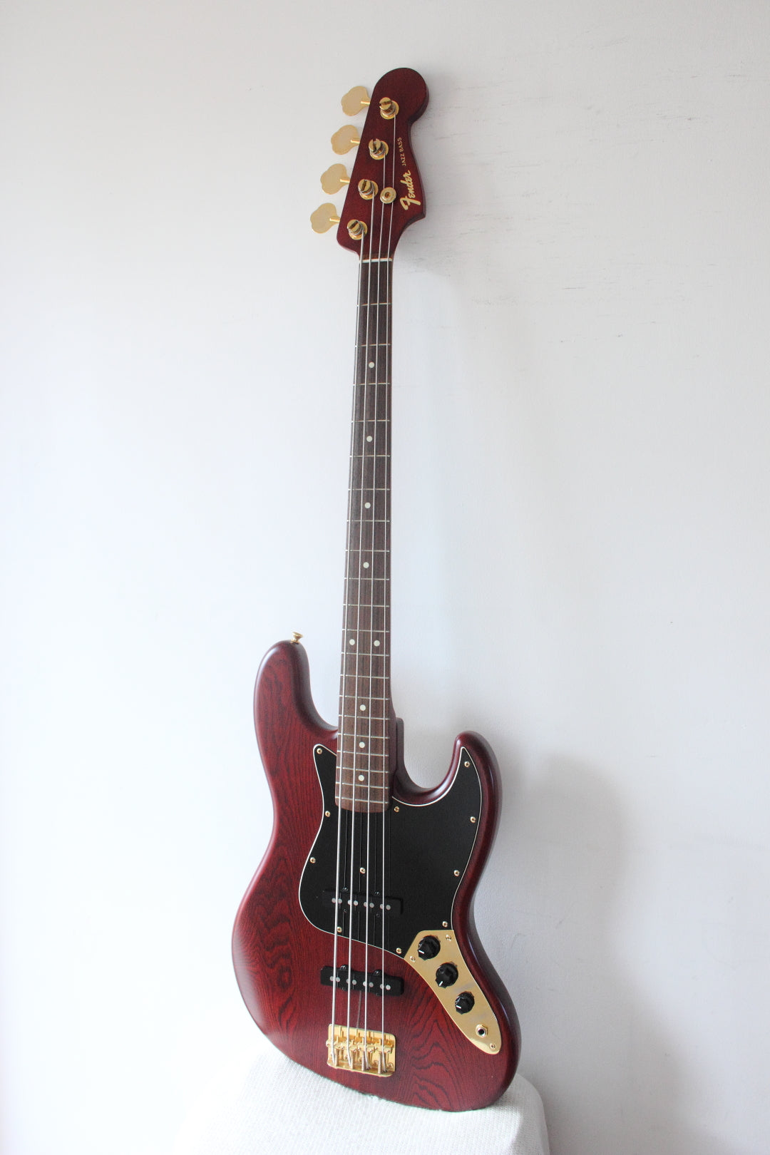 Fender Japan ‘62 Reissue Jazz Bass JB62-115WAL Walnut Finish 1993/4