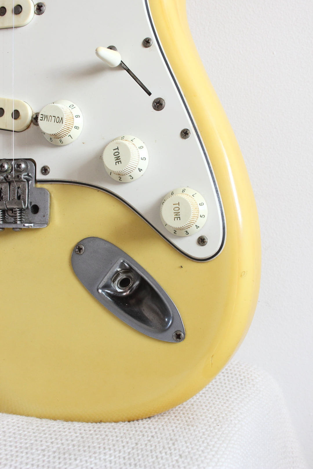 Fender '67 Reissue Stratocaster ST67-85 Yellow-White 1984-87