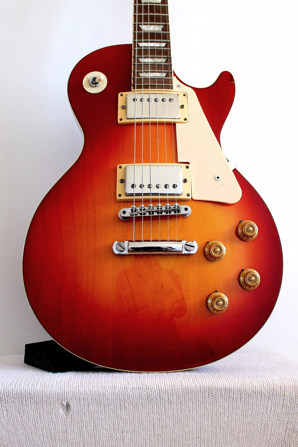 Used Yamaha Lord Player Red Sunburst 1985