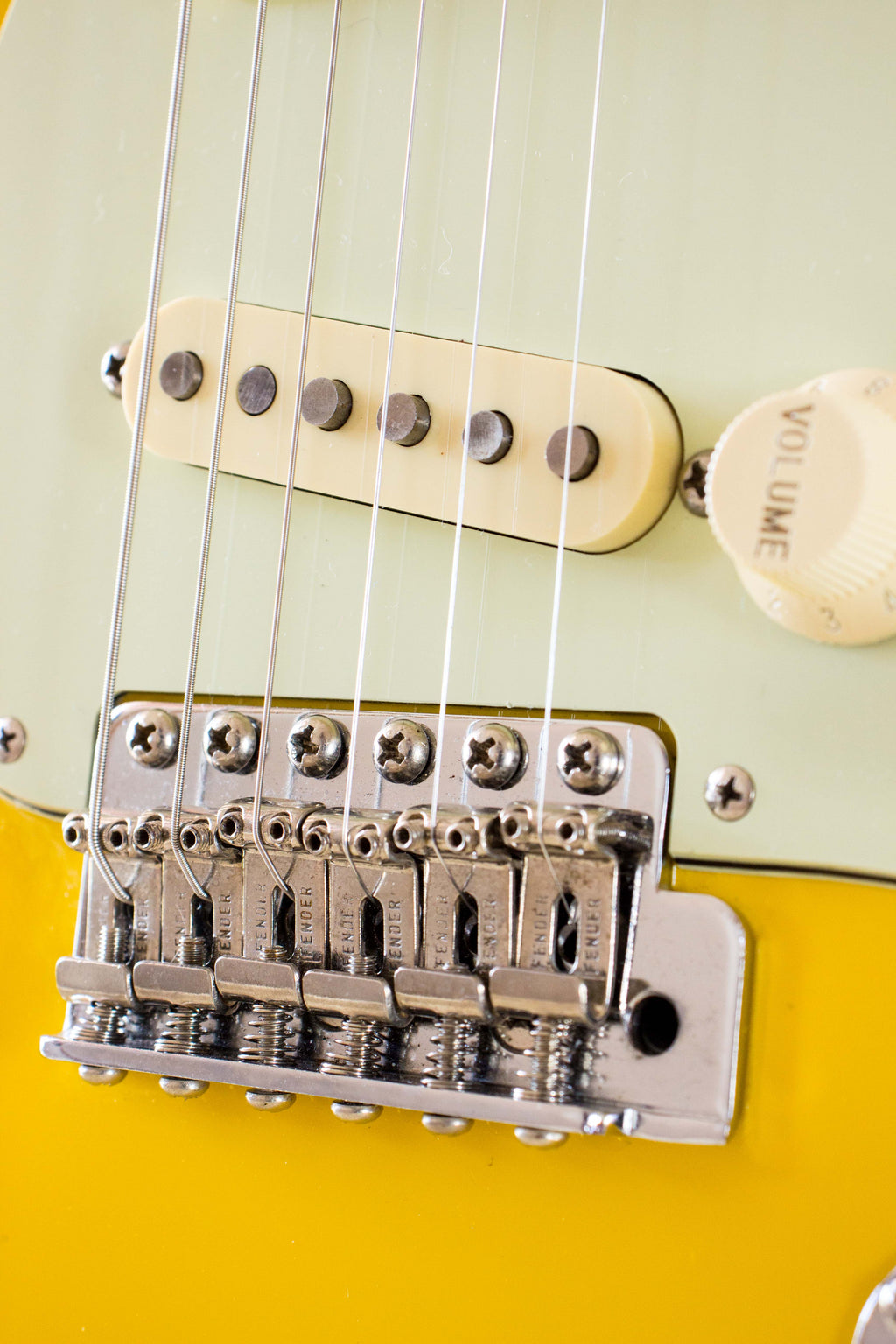 Fender Japan '62 Reissue Stratocaster ST62-70TX Rebel Yellow 1998