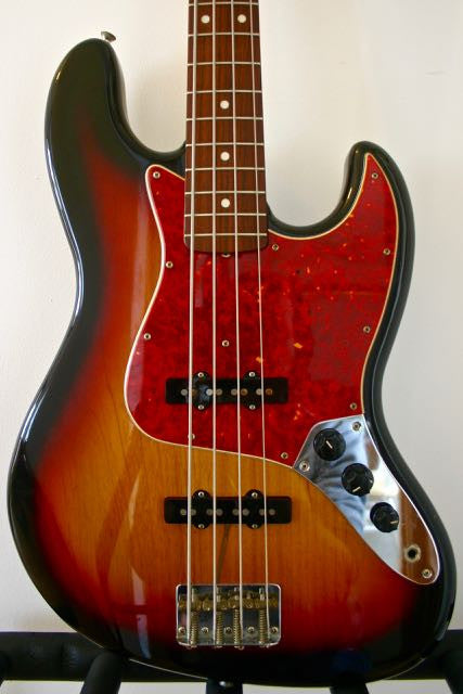 Used Fender Jazz Bass 62 Reissue 3-Tone-Sunburst