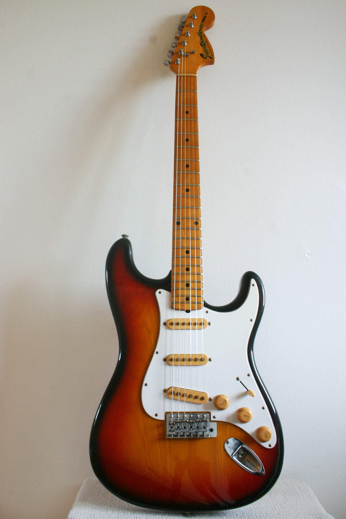 Used Yamaha SR-400 Super Rn'Roller Strat Sunburst 1979