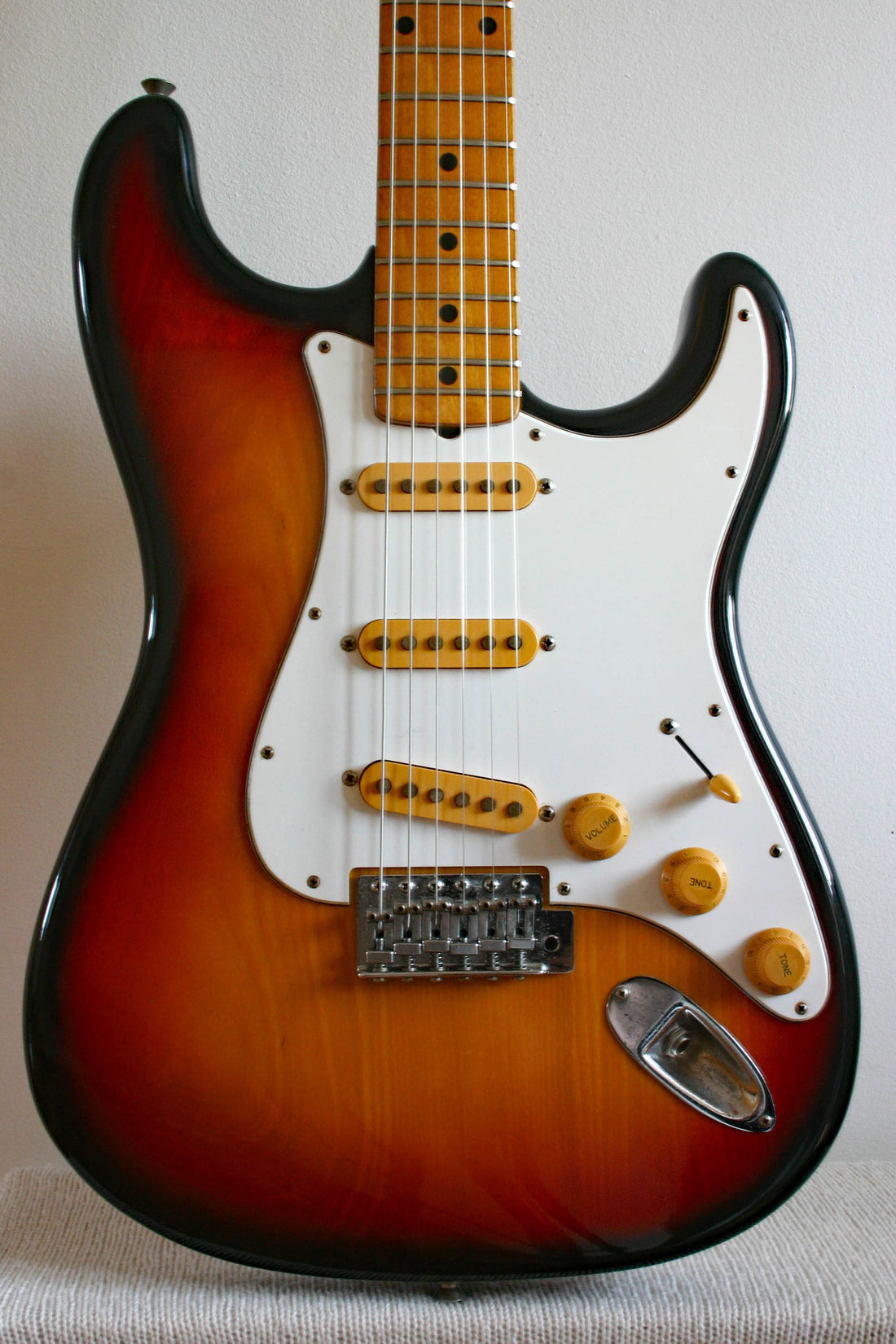 Used Yamaha SR-400 Super Rn'Roller Strat Sunburst 1979