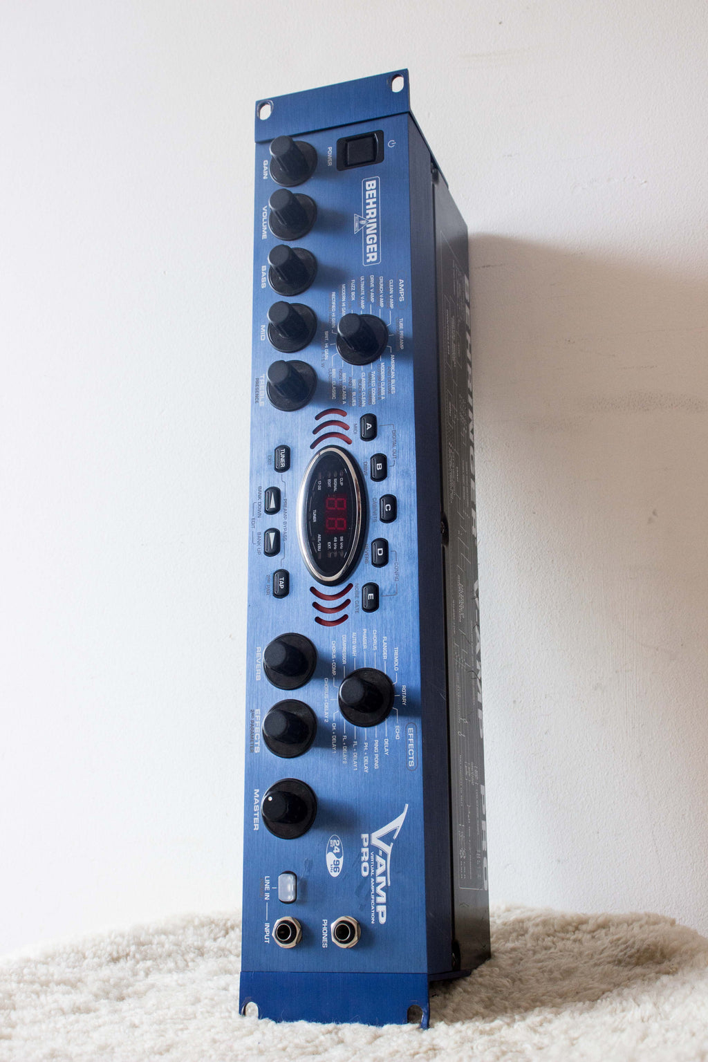 Behringer V-Amp Pro Rack Guitar Multi Effects Processor
