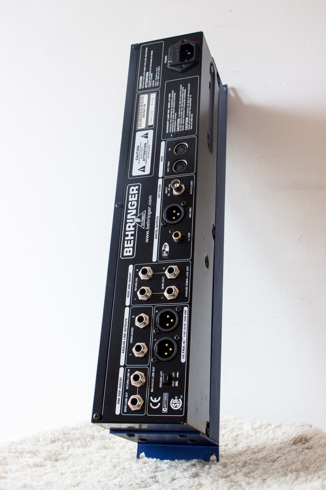 Behringer V-Amp Pro Rack Guitar Multi Effects Processor