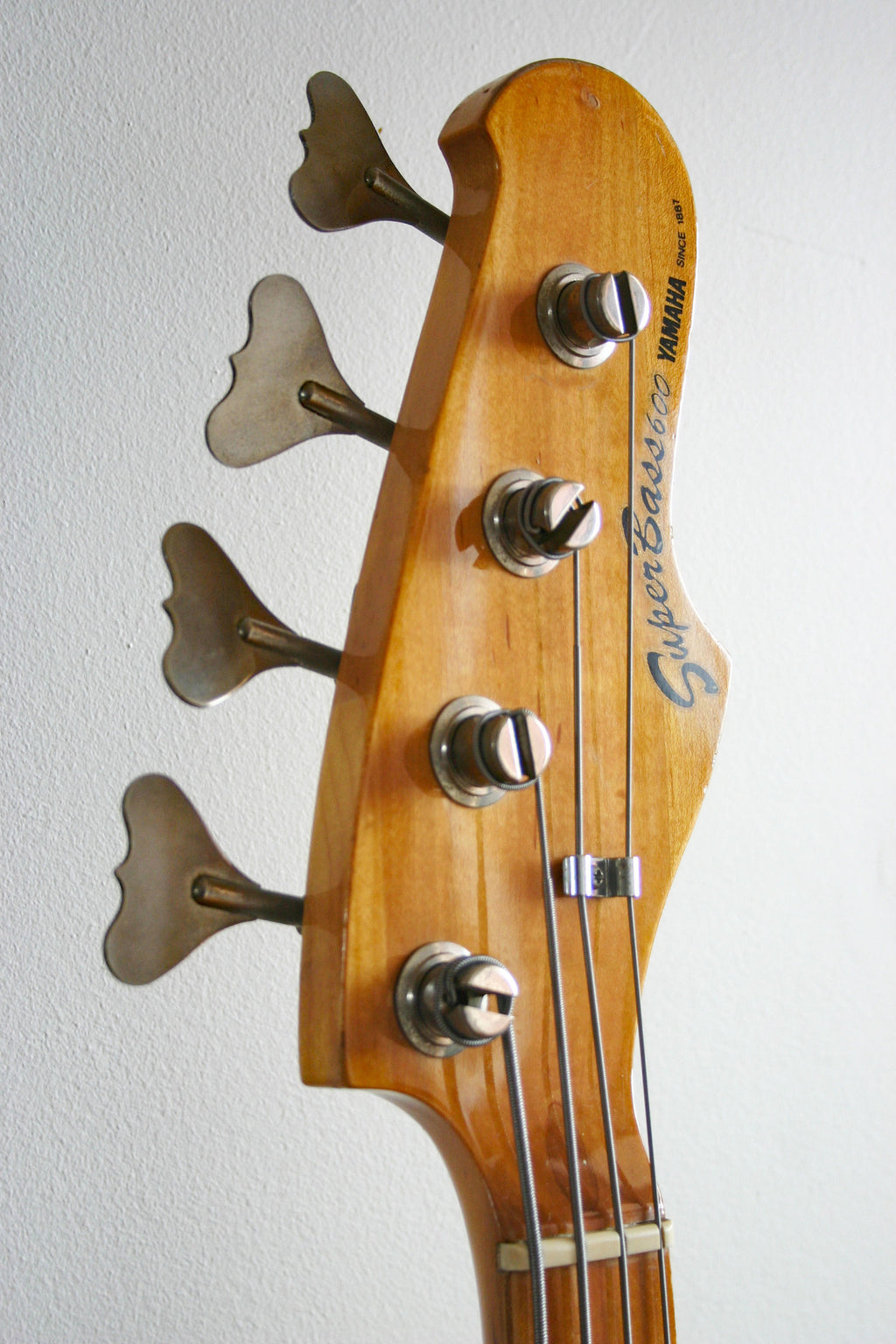 Used Yamaha SB600 Super Bass Sunburst 1978