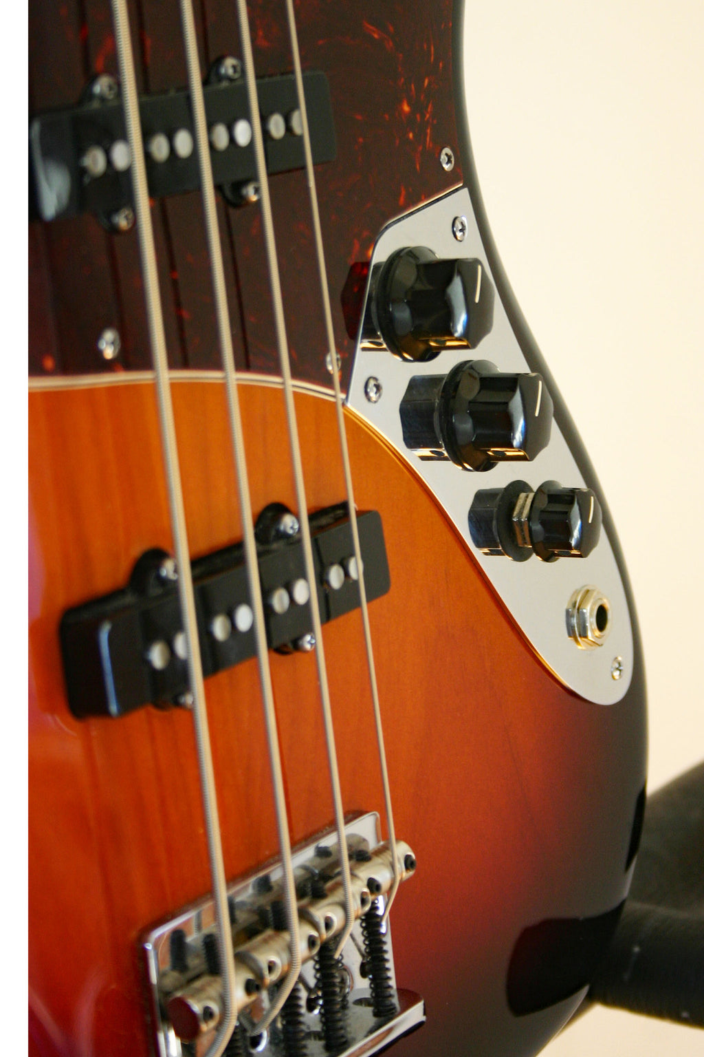Used Fender American Standard Jazz Bass 3-Tone-Sunburst
