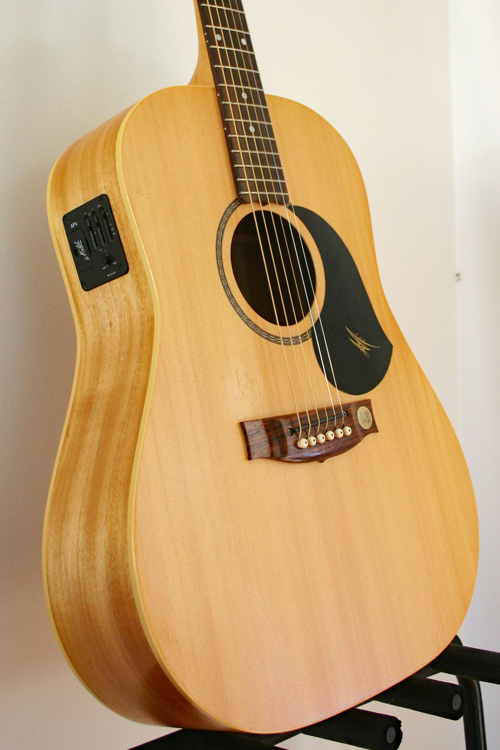 Used Maton EM225 Acoustic/Electric Guitar