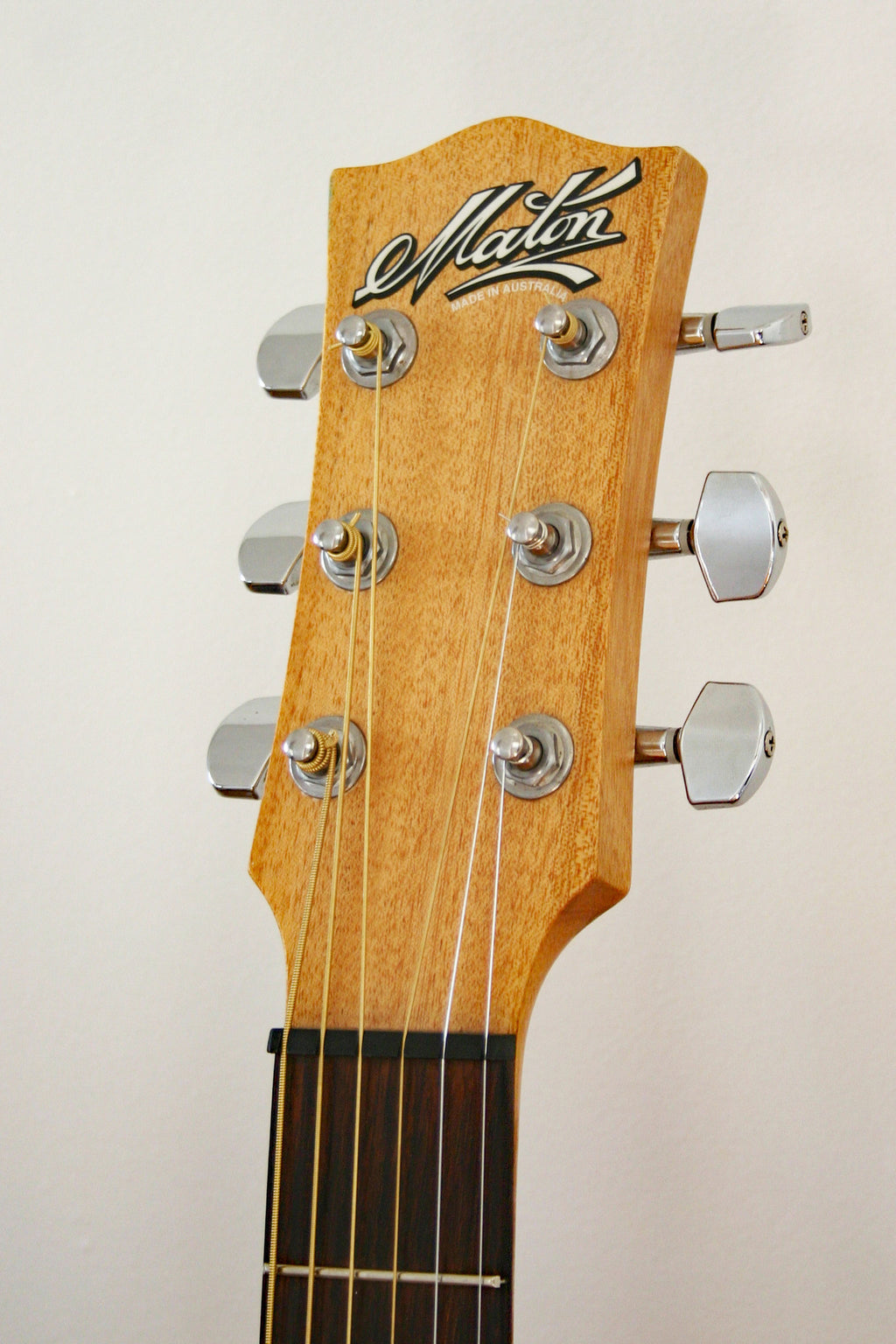 Used Maton EM225 Acoustic/Electric Guitar