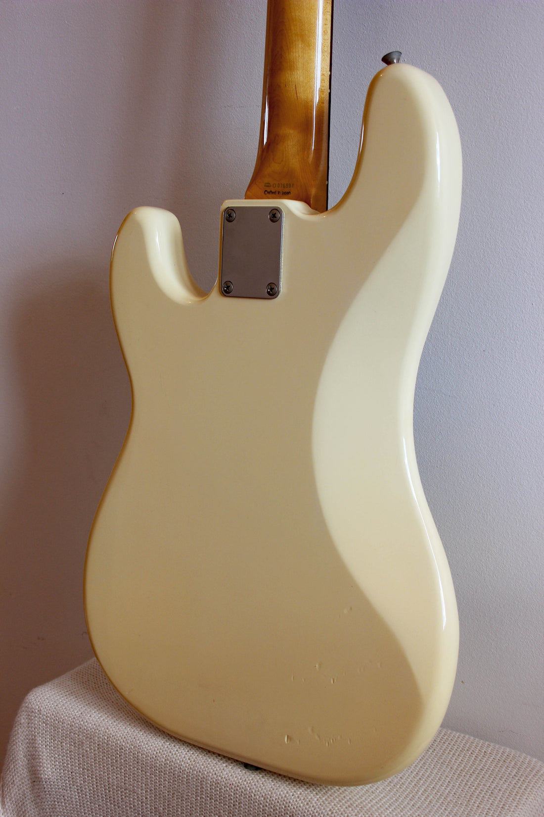 Used Fender Precision Bass '70 Reissue Vintage White