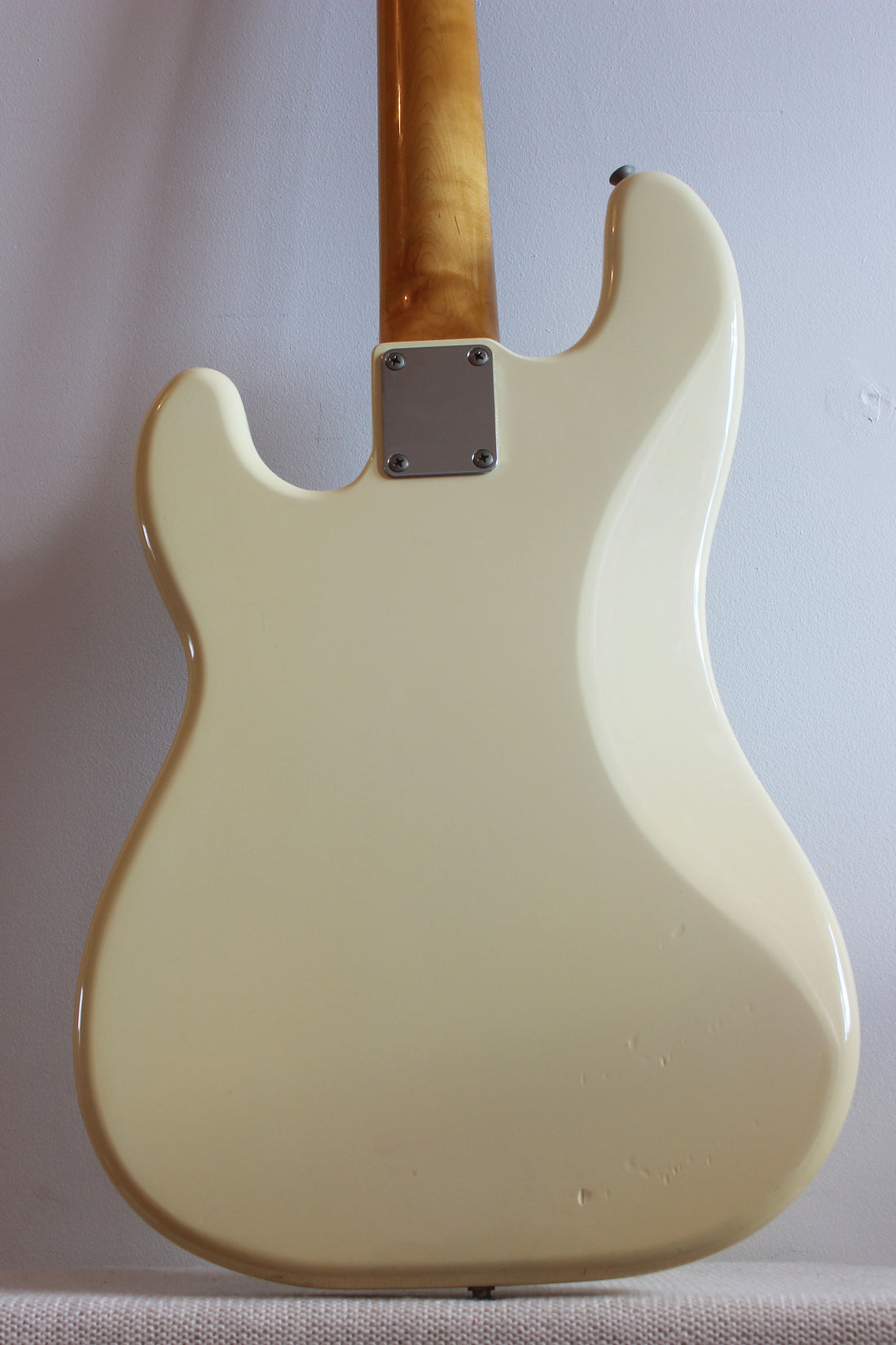Used Fender Precision Bass '70 Reissue Vintage White