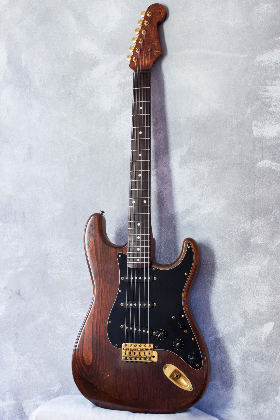 Fender Japan '62 Stratocaster ST62-115WAL Walnut Stain 1993